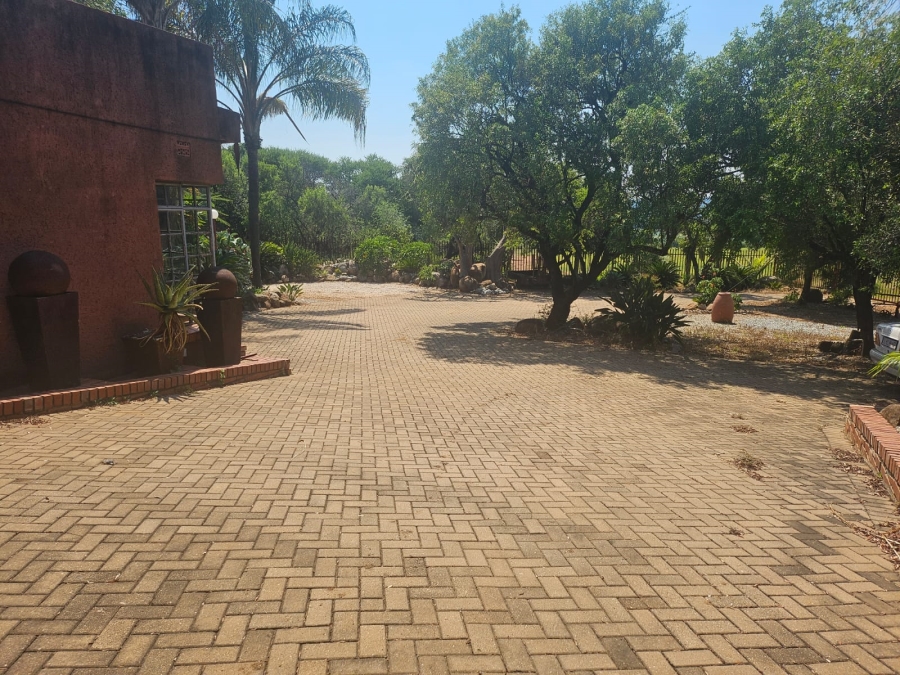 5 Bedroom Property for Sale in Roodekopjes Ah North West